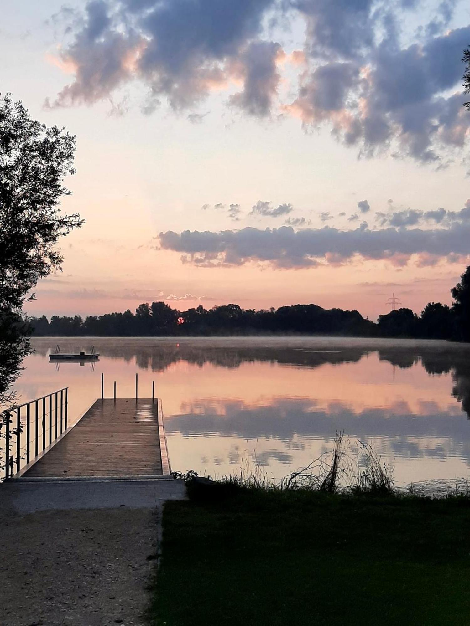Auszeit-Ort Mit Wohlfuehl-Garantie Appartement Neu-Ulm Buitenkant foto